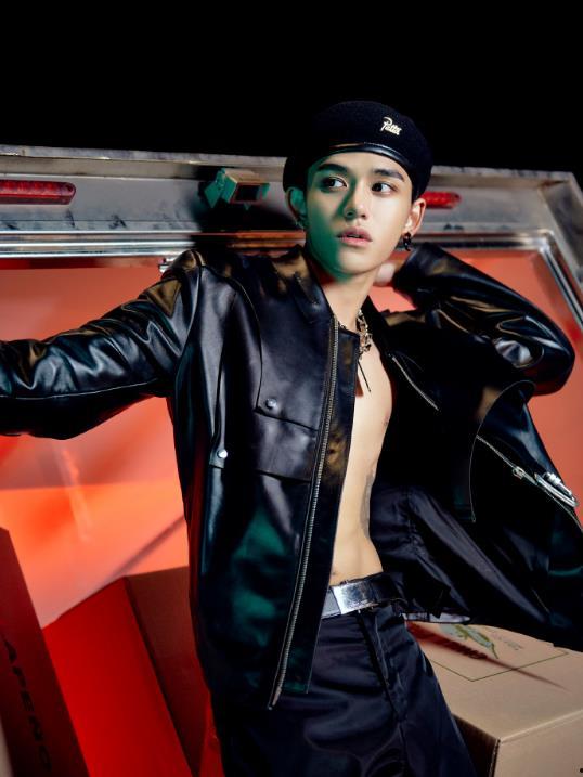 黄旭熙爆料视频回放,娱乐圈背后的惊人真相  第1张